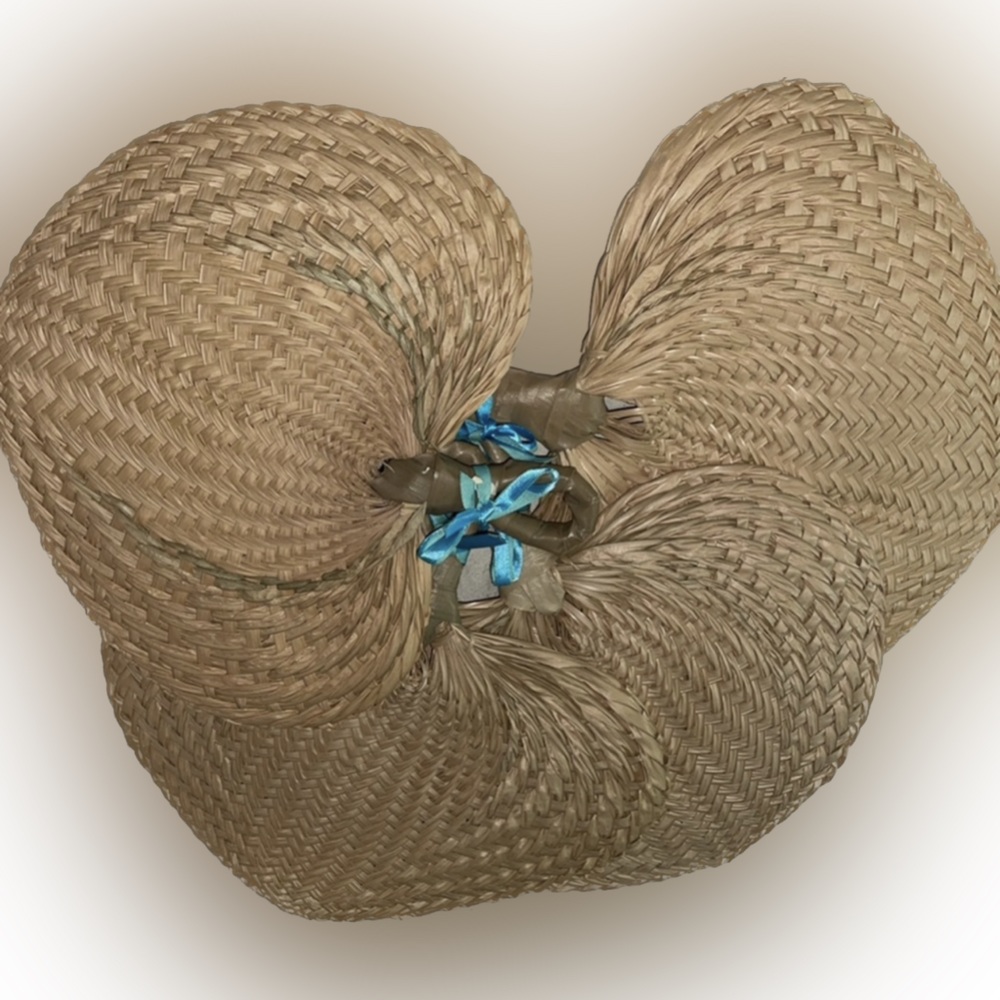 SET OF 4  Brand NEW WICKER HAND FANS With Detachable BLUE RIBBONS - Picture 7 of 10